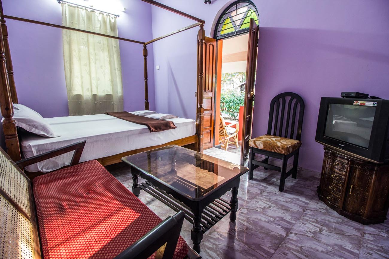 Villa bedroom with TV