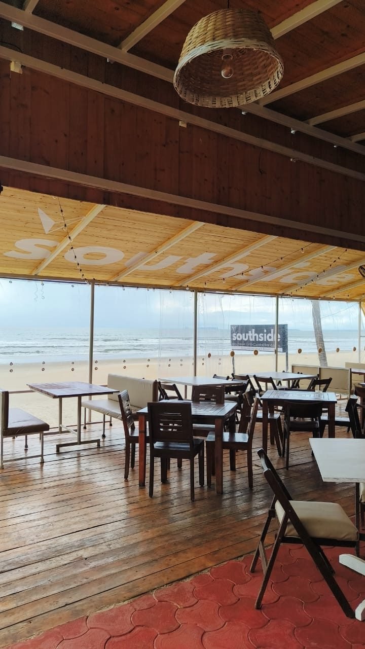 Restaurant tables looking out over the beach